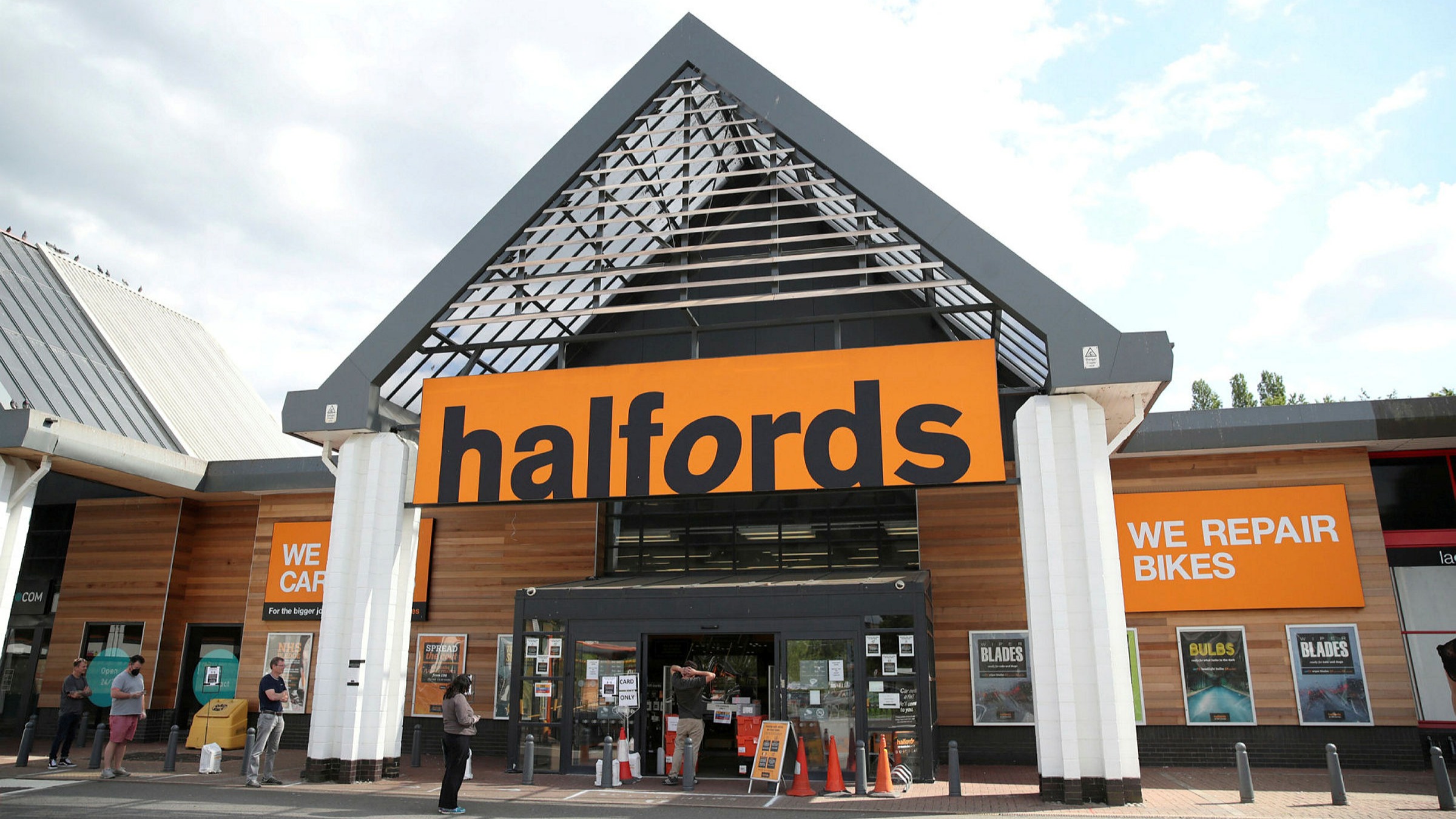 GIVEUSASTER – TellHalfords Survey – Win £250 or €250